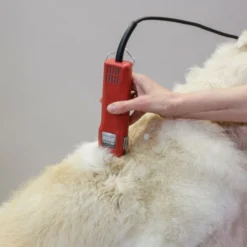 Aesculap Aesculap Favorita Speed Corded Clipper -Hair Products aesculap favorita speed corded clipper p3268 12782 medium